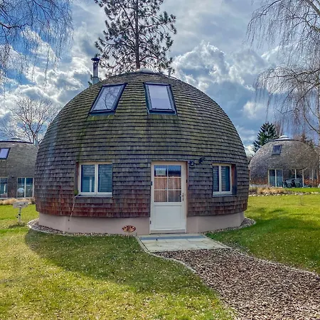 Kugelhaus Tamika - Sauna, Whirlpoolwanne Und Kamin Am Tollensesee Penzlin