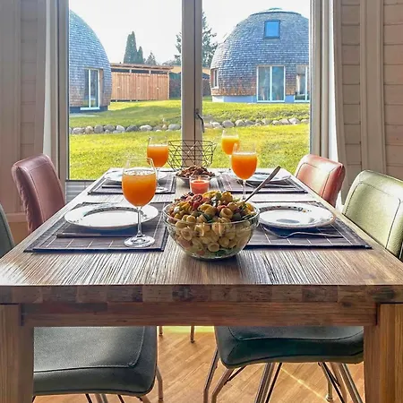 Kugelhaus Tamika - Sauna, Whirlpoolwanne Und Kamin Am Tollensesee Ferienhaus