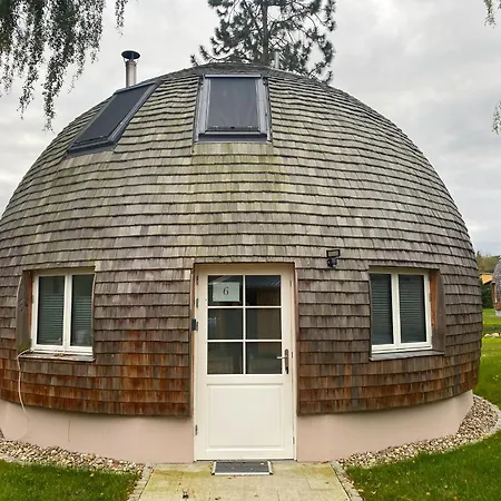 Kugelhaus Tamika - Sauna, Whirlpoolwanne Und Kamin Am Tollensesee Penzlin