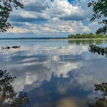 Hébergement de vacances Kugelhaus Tamika - Sauna, Whirlpoolwanne Und Kamin Am Tollensesee