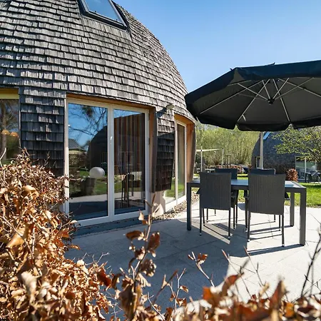 Hébergement de vacances Kugelhaus Tamika - Sauna, Whirlpoolwanne Und Kamin Am Tollensesee *