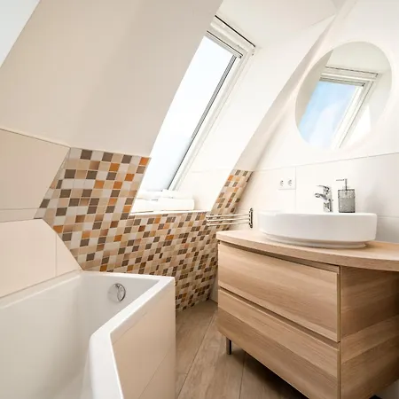 Kugelhaus Tamika - Sauna, Whirlpoolwanne Und Kamin Am Tollensesee *