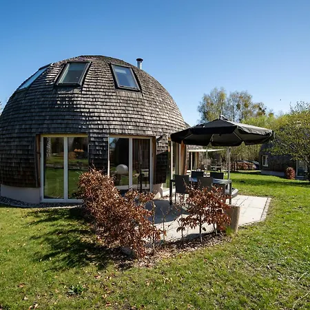 Kugelhaus Tamika - Sauna, Whirlpoolwanne Und Kamin Am Tollensesee Penzlin