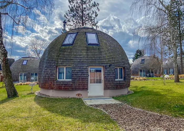 Kugelhaus Tamika - Sauna, Whirlpoolwanne Und Kamin Am Tollensesee Penzlin