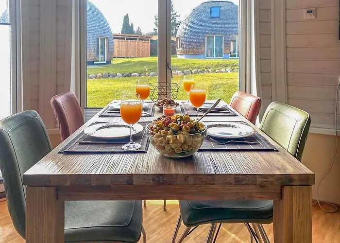 Kugelhaus Tamika - Sauna, Whirlpoolwanne Und Kamin Am Tollensesee Ferienhaus